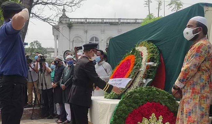 আবদুল মতিন খসরুর কফিনে স্পিকারের শ্রদ্ধা আবদুল মতিন খসরুর কফিনে স্পিকারের শ্রদ্ধা