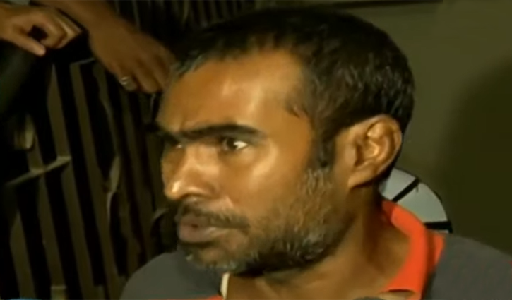 কদমতলীতে ট্রিপল মার্ডার: পারিবারিক কলহকে কারণ বলছেন স্বজনরা কদমতলীতে ট্রিপল মার্ডার: পারিবারিক কলহকে কারণ বলছেন স্বজনরা