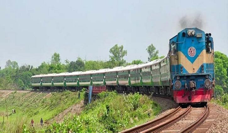 ঢাকার সঙ্গে সারা দেশের রেল যোগাযোগ বন্ধ ঢাকার সঙ্গে সারা দেশের রেল যোগাযোগ বন্ধ