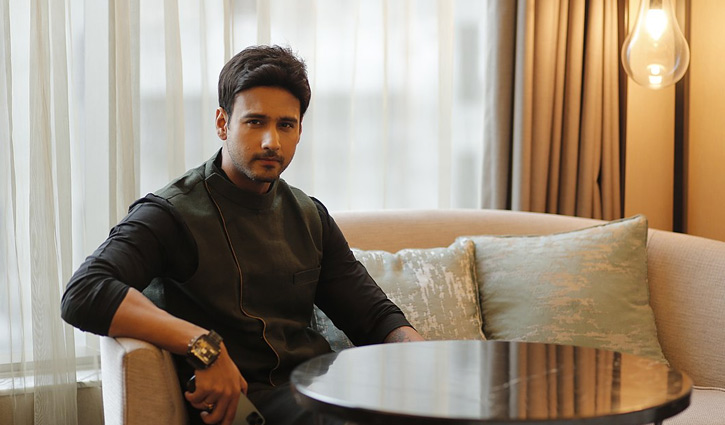 পরিবারের ‘কুসন্তান’ যশ পরিবারের ‘কুসন্তান’ যশ
