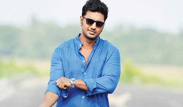 বিনামূল্যে খাবার দেওয়ার দায়িত্ব নিলেন দেব বিনামূল্যে খাবার দেওয়ার দায়িত্ব নিলেন দেব