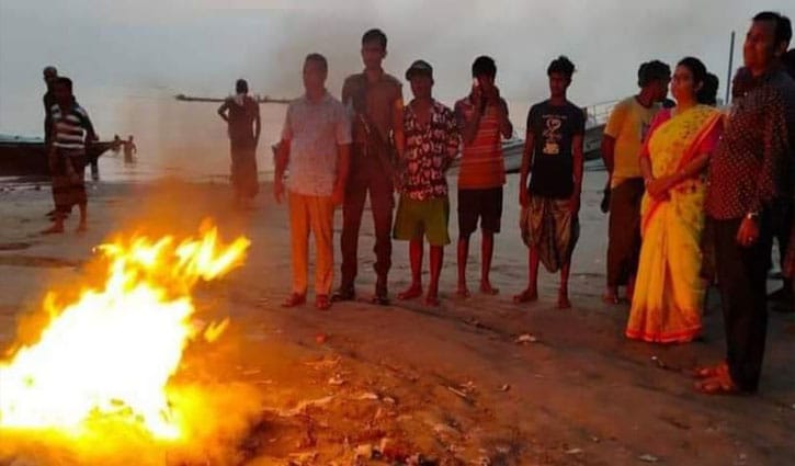 পদ্মা-যমুনায় ইলিশ শিকার, ৫ জেলের কারাদণ্ড পদ্মা-যমুনায় ইলিশ শিকার, ৫ জেলের কারাদণ্ড