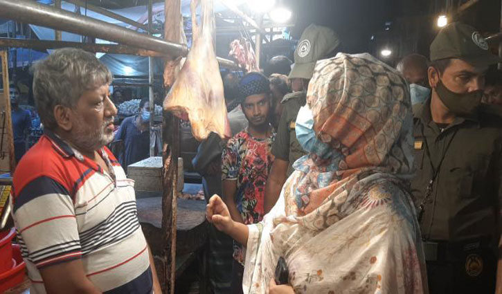 বাজার ব্যবস্থাপনা তদারকিতে দক্ষিণ সিটির স্থায়ী কমিটির অভিযান বাজার ব্যবস্থাপনা তদারকিতে দক্ষিণ সিটির স্থায়ী কমিটির অভিযান