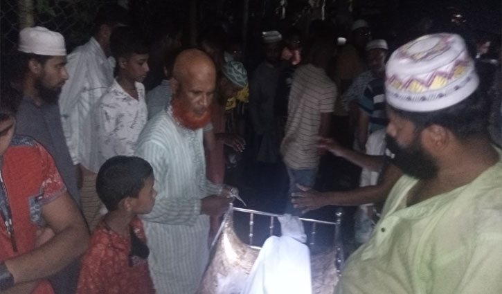 বিদ্যুতের খুঁটি থেকে পড়ে শ্রমিক নিহত বিদ্যুতের খুঁটি থেকে পড়ে শ্রমিক নিহত