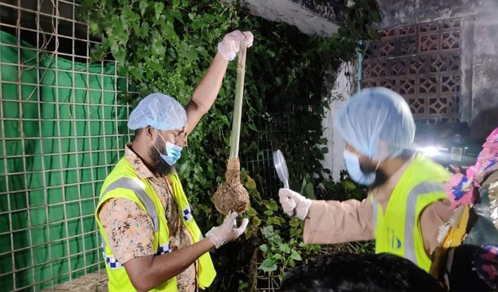 হনুমানের মূর্তির সেই গদা মিললো বাড়ির ভেতরে হনুমানের মূর্তির সেই গদা মিললো বাড়ির ভেতরে