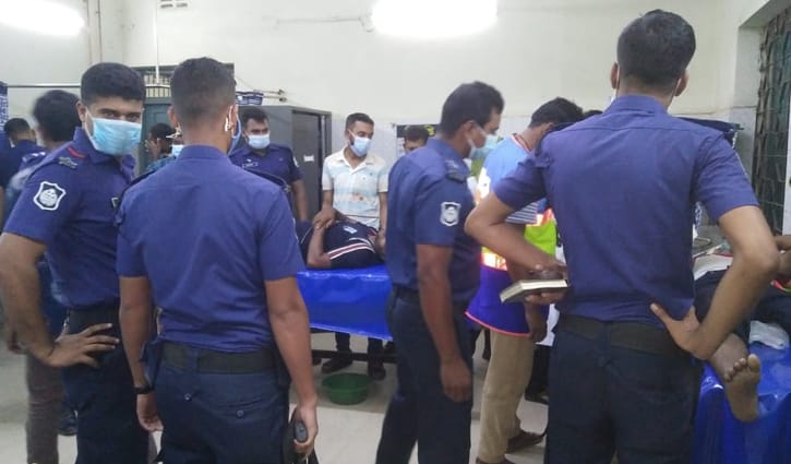 মুন্সীগঞ্জে জেলেদের সাথে নৌ-পুলিশের সংঘর্ষ, আহত ১০ মুন্সীগঞ্জে জেলেদের সাথে নৌ-পুলিশের সংঘর্ষ, আহত ১০