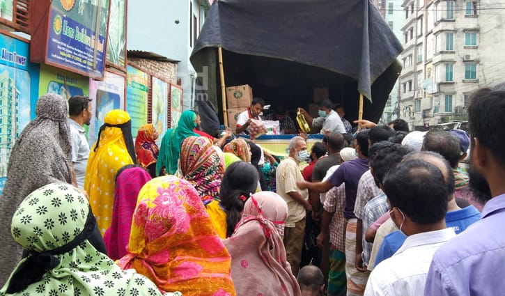 ৩০ টাকা কেজি দরে পেঁয়াজ বিক্রি করছে টিসিবি