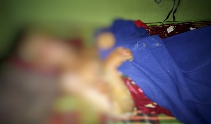 গরম তেলে স্বামীকে ঝলসে দেয়া স্ত্রী আটক গরম তেলে স্বামীকে ঝলসে দেয়া স্ত্রী আটক