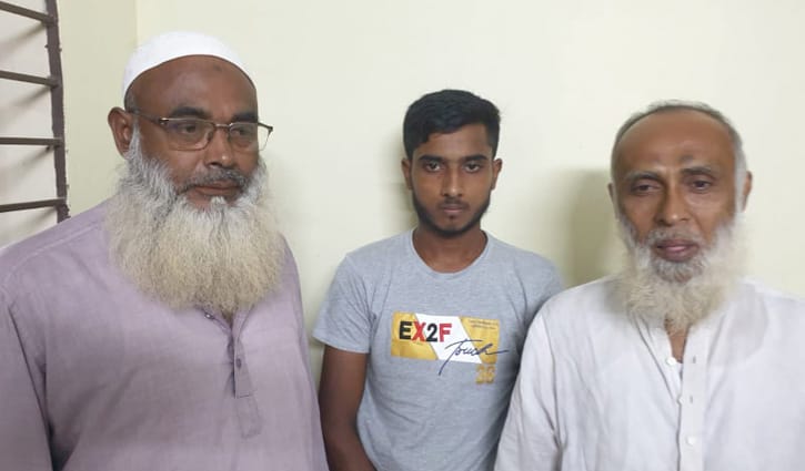 বগুড়ায় বাউল শিল্পীর মাথা ন্যাড়া করার অভিযোগে গ্রেপ্তার ৩ বগুড়ায় বাউল শিল্পীর মাথা ন্যাড়া করার অভিযোগে গ্রেপ্তার ৩