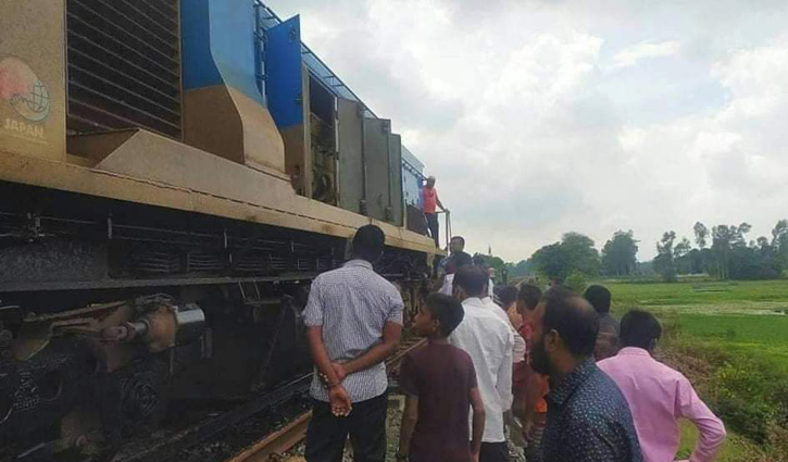 ট্রেনের ইঞ্জিন বিকল, ঢাকার সঙ্গে উত্তর ও দক্ষিণবঙ্গের রেল যোগাযোগ বন্ধ ট্রেনের ইঞ্জিন বিকল, ঢাকার সঙ্গে উত্তর ও দক্ষিণবঙ্গের রেল যোগাযোগ বন্ধ