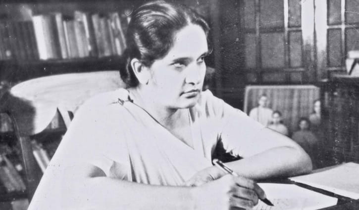 পৃথিবীর প্রথম নারী প্রধানমন্ত্রী: প্রেরণাময়ী জায়া দুর্জয় জননী পৃথিবীর প্রথম নারী প্রধানমন্ত্রী: প্রেরণাময়ী জায়া দুর্জয় জননী