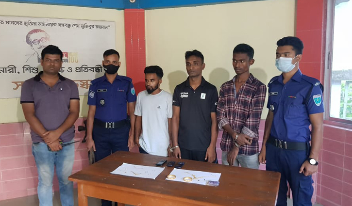 ডাকাতি শেষে ফেরার পথে ৩ ডাকাত ধরা ডাকাতি শেষে ফেরার পথে ৩ ডাকাত ধরা