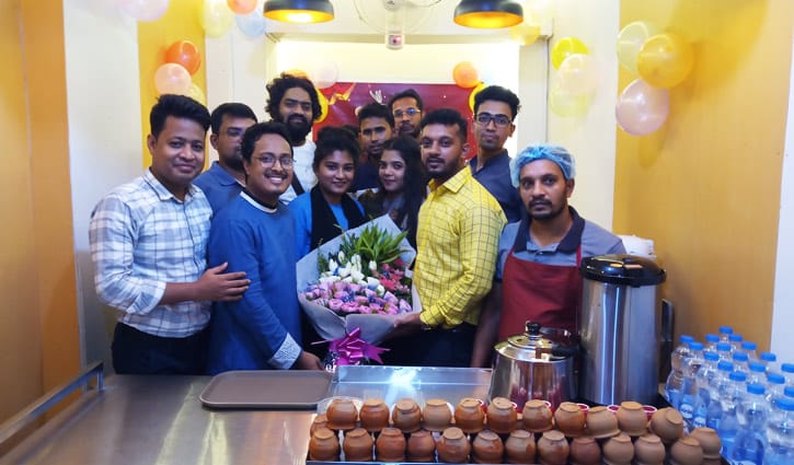 ভোজনরসিকদের জন্য আমার স্বল্প মূল্যের ক্যাটারিং ও টি-শপ: সবুজ সিকদার ভোজনরসিকদের জন্য আমার স্বল্প মূল্যের ক্যাটারিং ও টি-শপ: সবুজ সিকদার