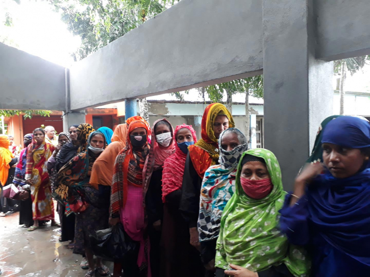 খুলনার ৩৪ ইউপিতে ভোটগ্রহণ চলছে খুলনার ৩৪ ইউপিতে ভোটগ্রহণ চলছে