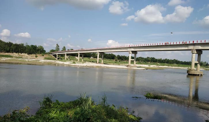 ধামইরহাটে নদীতে মাছ ধরতে গিয়ে যুবক নিখোঁজ ধামইরহাটে নদীতে মাছ ধরতে গিয়ে যুবক নিখোঁজ