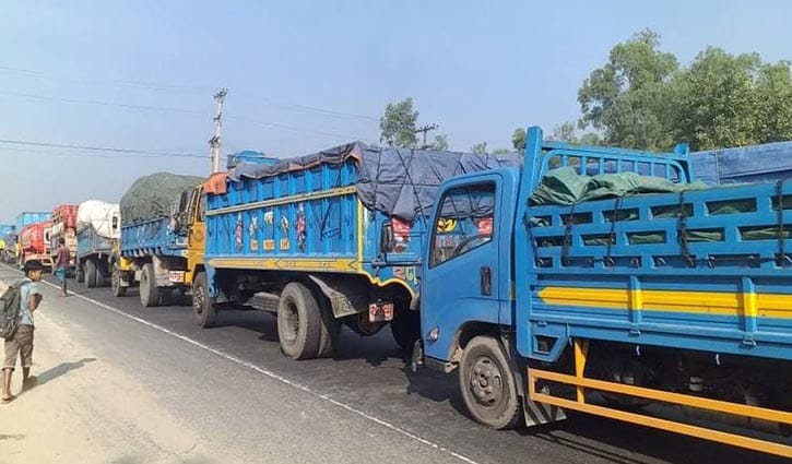 ঢাকা-টাঙ্গাইল-বঙ্গবন্ধু সেতু মহাসড়কে ৮ কিলোমিটার যানজট ঢাকা-টাঙ্গাইল-বঙ্গবন্ধু সেতু মহাসড়কে ৮ কিলোমিটার যানজট