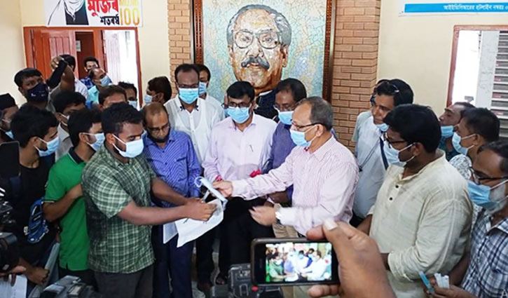 দেড় বছর পর খুললো রাবির আবাসিক হল দেড় বছর পর খুললো রাবির আবাসিক হল