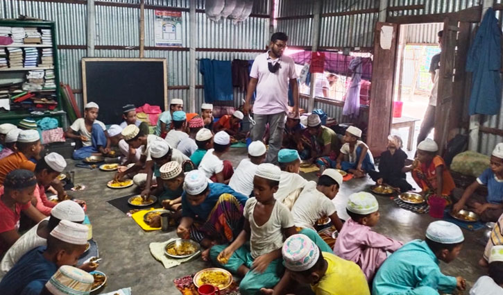 ‘অসহায়রা ভালো থাকলে আমরা ভালো থাকি’ ‘অসহায়রা ভালো থাকলে আমরা ভালো থাকি’