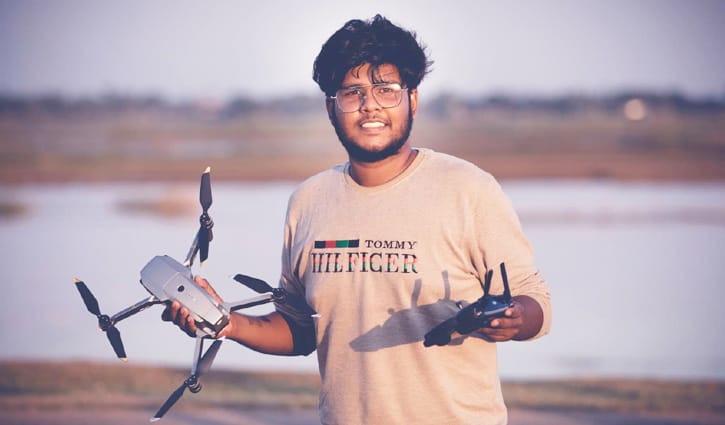 ছবি তুলে লুবিতের মাসে আয় দেড় লাখ টাকা ছবি তুলে লুবিতের মাসে আয় দেড় লাখ টাকা