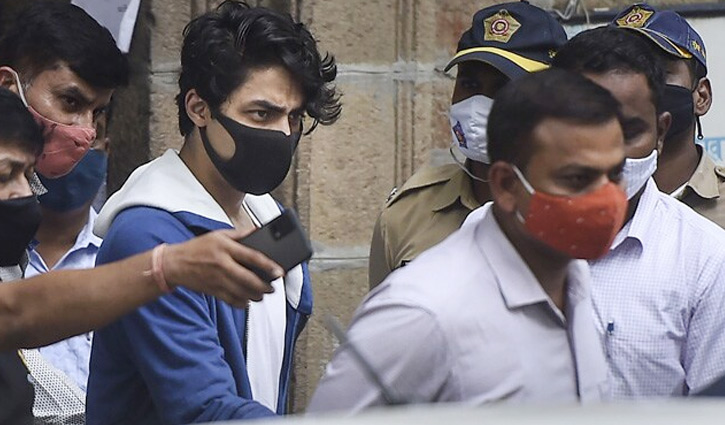 জামিন মেলেনি, আরও ৫ দিন কারাগারে আরিয়ান জামিন মেলেনি, আরও ৫ দিন কারাগারে আরিয়ান