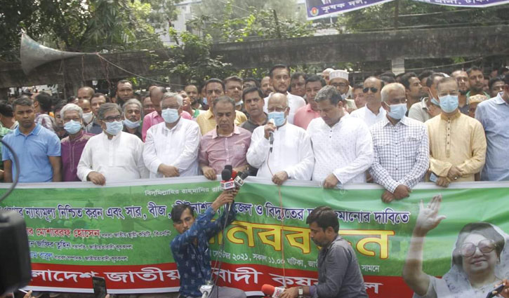 গায়ের জোরে আর ক্ষমতায় থাকতে দেওয়া যাবে না: মোশাররফ গায়ের জোরে আর ক্ষমতায় থাকতে দেওয়া যাবে না: মোশাররফ