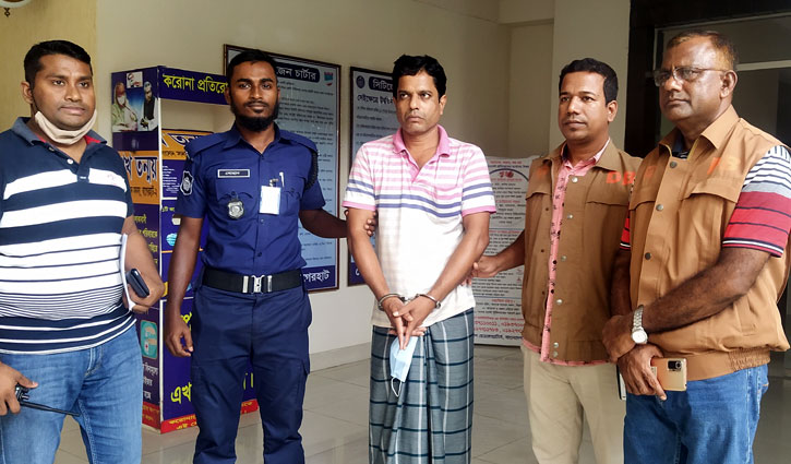 বাগেরহাটে আইজিপির সিল-স্বাক্ষর জাল, প্রতারক গ্রেপ্তার বাগেরহাটে আইজিপির সিল-স্বাক্ষর জাল, প্রতারক গ্রেপ্তার