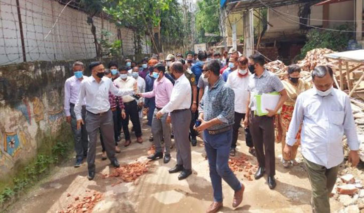 বিশ্বসাহিত্য কেন্দ্রের রাস্তা সম্প্রসারণে দক্ষিণ সিটির উচ্ছেদ অভিযান বিশ্বসাহিত্য কেন্দ্রের রাস্তা সম্প্রসারণে দক্ষিণ সিটির উচ্ছেদ অভিযান