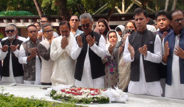 পোশাক শিল্প আবার ঘুরে দাঁড়াচ্ছে: বিজিএমইএ সভাপতি পোশাক শিল্প আবার ঘুরে দাঁড়াচ্ছে: বিজিএমইএ সভাপতি
