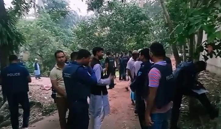 ফেসবুকে স্ট্যাটাসের জেরে দু’পক্ষের সংঘর্ষ, আহত ৩০ ফেসবুকে স্ট্যাটাসের জেরে দু’পক্ষের সংঘর্ষ, আহত ৩০