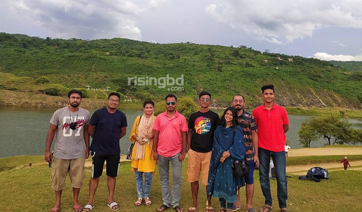 যেখানে হাত বাড়ালেই ছোঁয়া যায় মেঘ