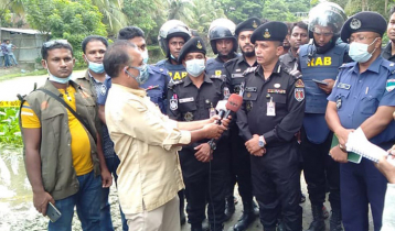 যশোরে ৩০ বোমা জব্দ যশোরে ৩০ বোমা জব্দ