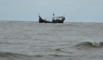 বঙ্গোপসাগরে মাছ ধরা ট্রলার ডুবি, নিহত ১ বঙ্গোপসাগরে মাছ ধরা ট্রলার ডুবি, নিহত ১