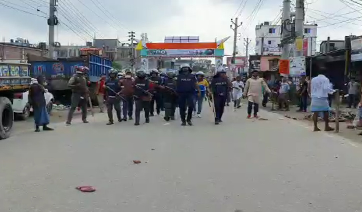 যুবলীগের বর্ধিত সভাকে কেন্দ্র করে সংঘর্ষ আহত ১০ যুবলীগের বর্ধিত সভাকে কেন্দ্র করে সংঘর্ষ আহত ১০