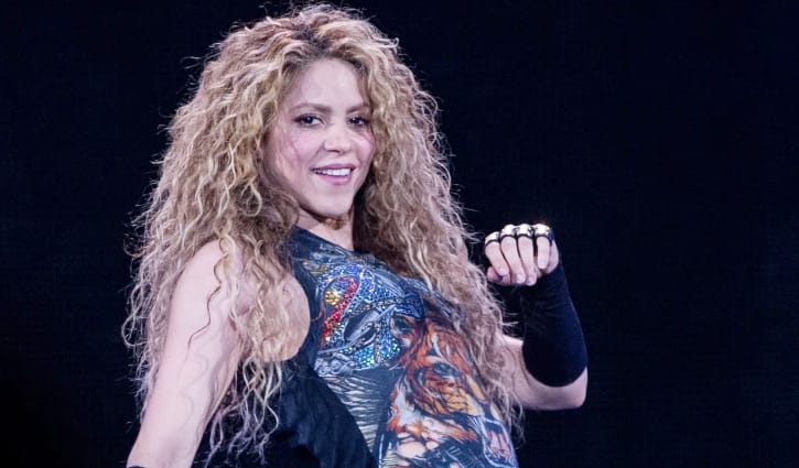 শাকিরার ওপর বন্য শূকরের আক্রমণ