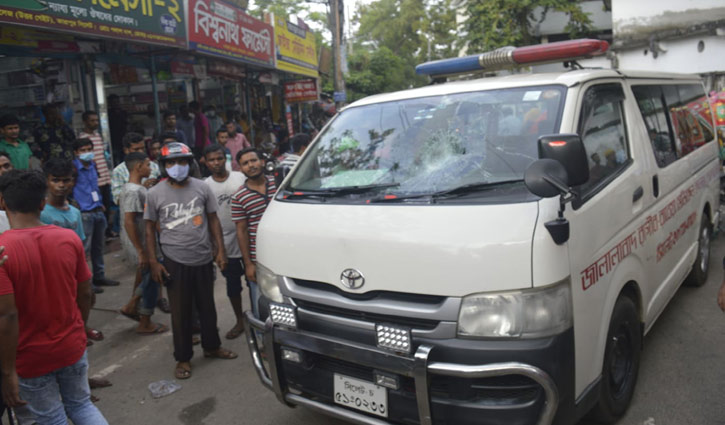 সিলেটে ভুল চিকিৎসায় মৃত্যুর অভিযোগ, ধাওয়া-পাল্টা ধাওয়া সিলেটে ভুল চিকিৎসায় মৃত্যুর অভিযোগ, ধাওয়া-পাল্টা ধাওয়া