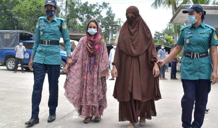 আত্মহত্যার প্ররোচনার অভিযোগে ২ শিক্ষিকা গ্রেপ্তার আত্মহত্যার প্ররোচনার অভিযোগে ২ শিক্ষিকা গ্রেপ্তার