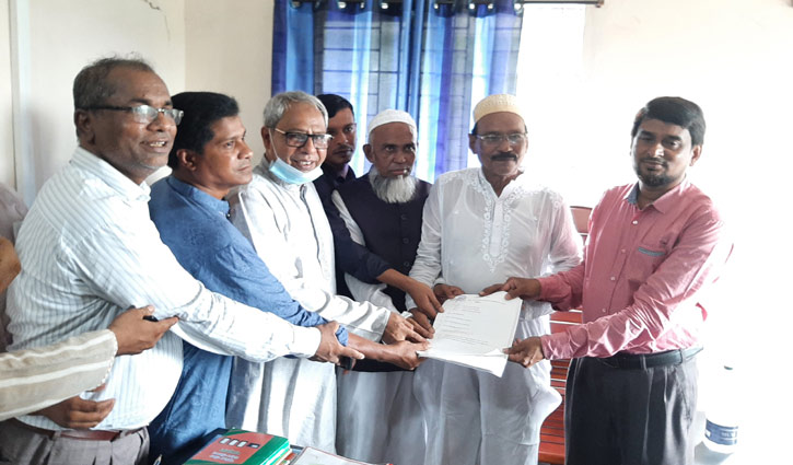 লক্ষ্মীপুরে ৪ ইউপিতে চেয়ারম্যান পদে ২৮ জনের মনোনয়নপত্র দাখিল লক্ষ্মীপুরে ৪ ইউপিতে চেয়ারম্যান পদে ২৮ জনের মনোনয়নপত্র দাখিল