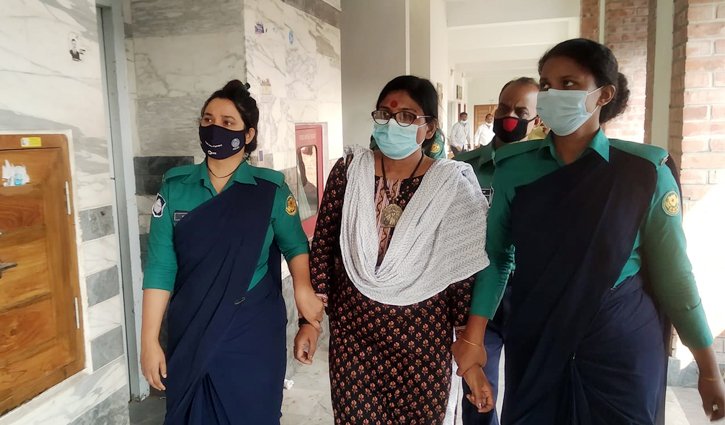 ‘আমি কোনো দোষ করিনি’, আদালতে শিক্ষিকা রুমা ‘আমি কোনো দোষ করিনি’, আদালতে শিক্ষিকা রুমা