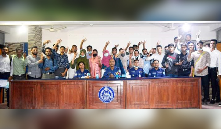 মুন্সীগঞ্জে কনস্টেবল পদে চাকরি পেলেন ৩০ জন মুন্সীগঞ্জে কনস্টেবল পদে চাকরি পেলেন ৩০ জন