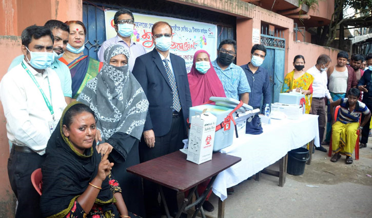 চট্টগ্রামে ভ্যাকসিনের আওতায় বেদে সম্প্রদায়