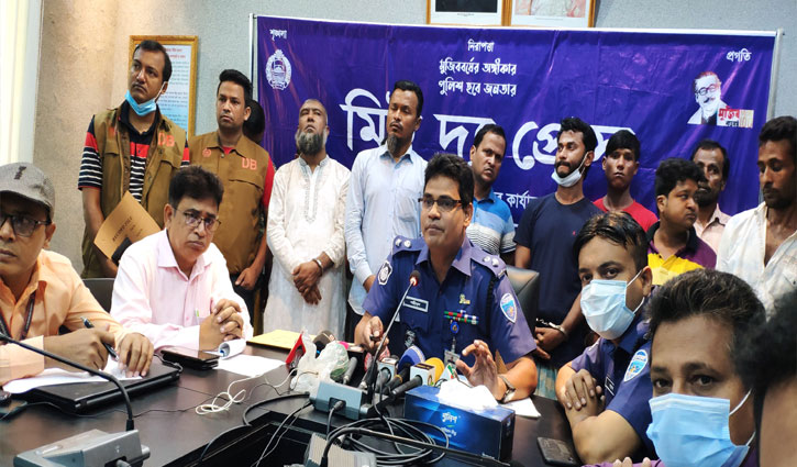 নোয়াখালীতে সাম্প্রদায়িক উস্কানির ঘটনায় গ্রেপ্তার ১১ নোয়াখালীতে সাম্প্রদায়িক উস্কানির ঘটনায় গ্রেপ্তার ১১