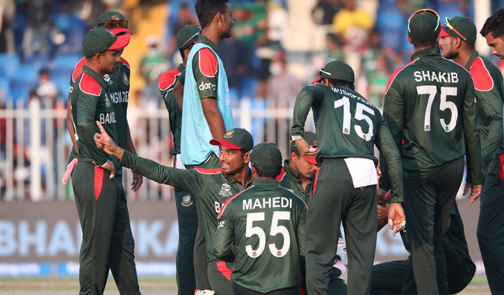 হতাশায় আচ্ছন্ন মাহমুদউল্লাহ-সাকিবরা হতাশায় আচ্ছন্ন মাহমুদউল্লাহ-সাকিবরা