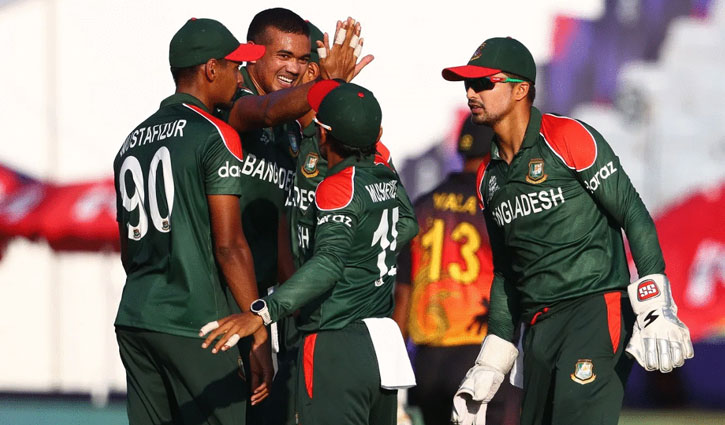 ইংল্যান্ডের দেওয়া সুযোগের আশায় বাংলাদেশ ইংল্যান্ডের দেওয়া সুযোগের আশায় বাংলাদেশ