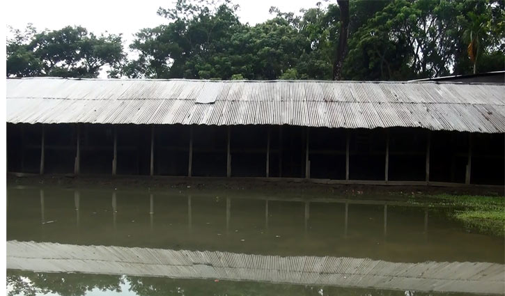 বন্যার পানিতে ক্ষতিগ্রস্ত শিক্ষাপ্রতিষ্ঠানে পাঠদান ব্যাহত বন্যার পানিতে ক্ষতিগ্রস্ত শিক্ষাপ্রতিষ্ঠানে পাঠদান ব্যাহত
