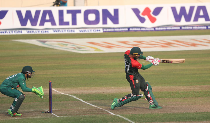 Pakistan beat Bangladesh by 4 wickets in first T20I