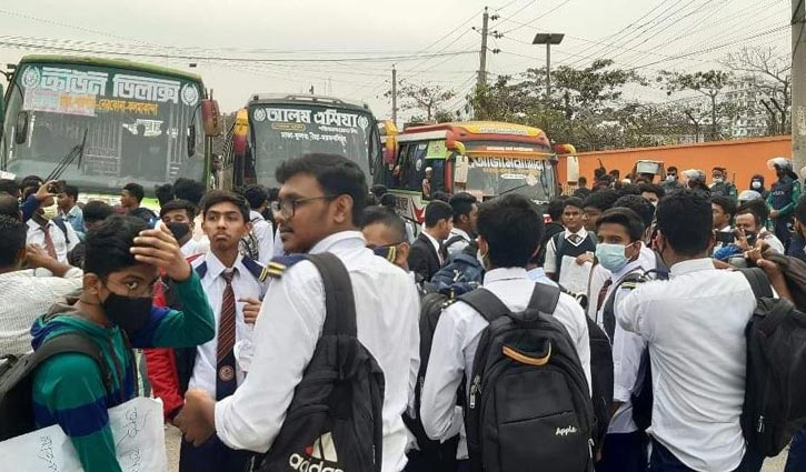 Students block highway demanding half fare in Tongi