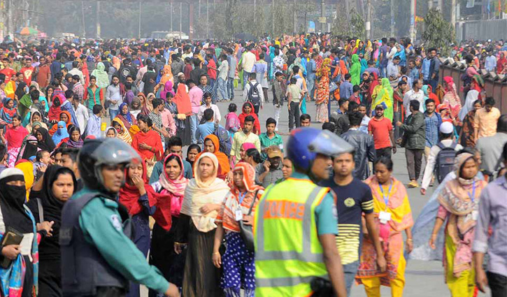 Garment workers stage demo blocking Mirpur roads