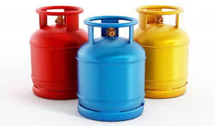Govt lowers LPG cylinder price