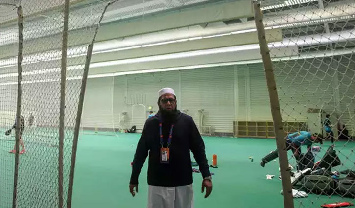 হৃদরোগে আক্রান্ত ইনজামাম হাসপাতালে হৃদরোগে আক্রান্ত ইনজামাম হাসপাতালে