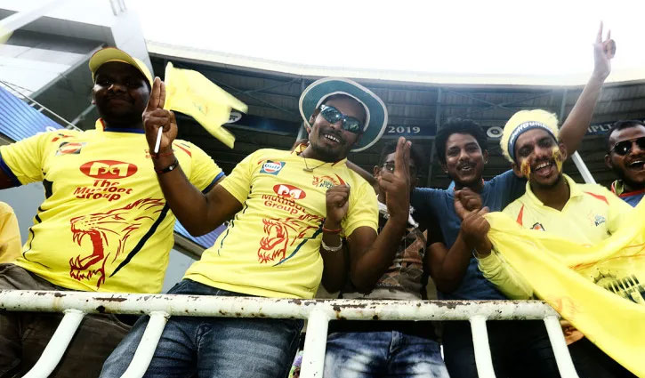 দুই বছর পর আইপিএলে ফিরছে দর্শক দুই বছর পর আইপিএলে ফিরছে দর্শক
